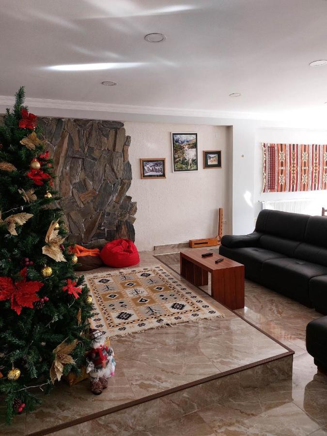 Guesthouse Gera 메스티아 외부 사진